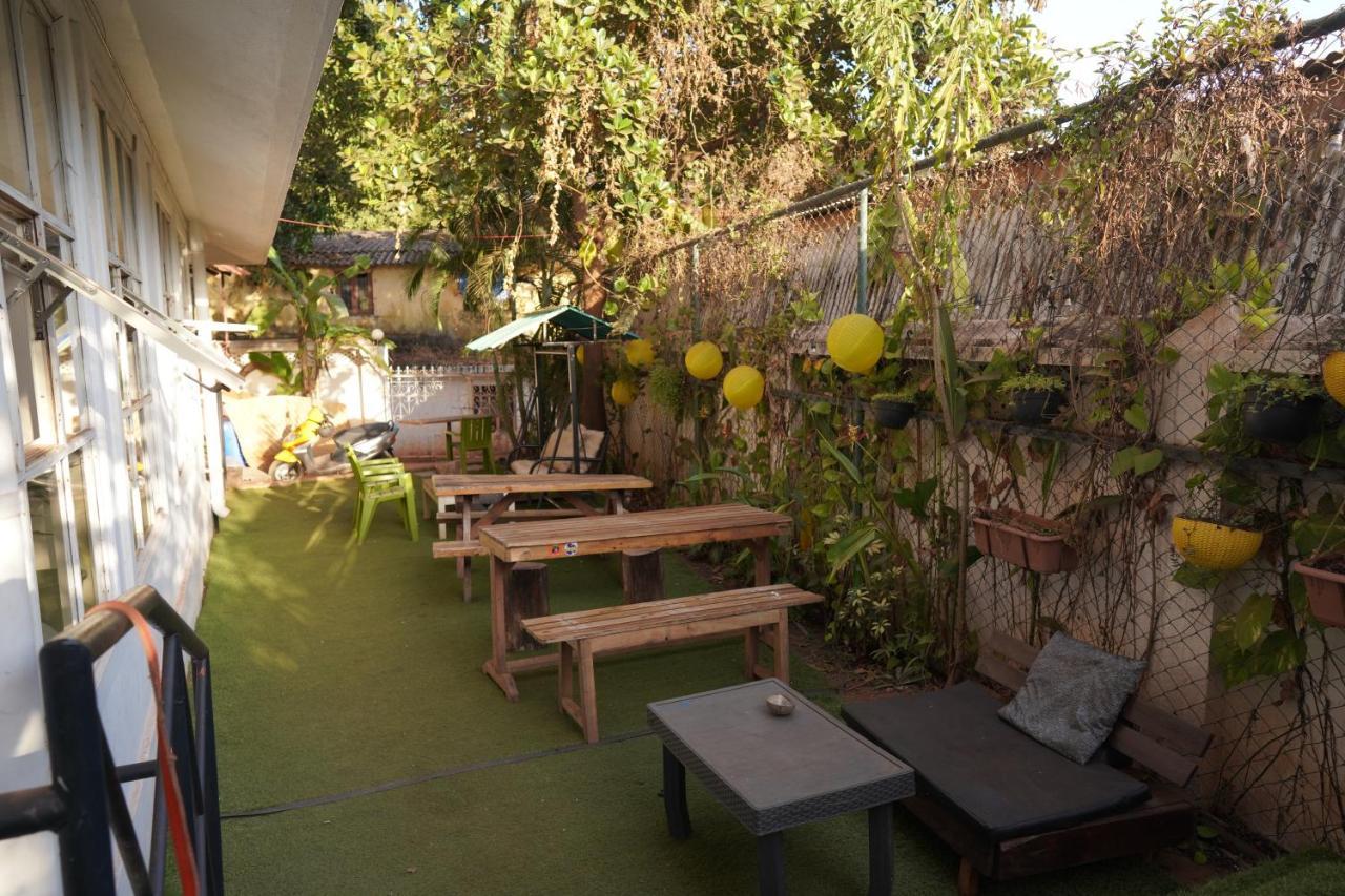Jungle By Sturmfrei Vagator Hostel Екстериор снимка